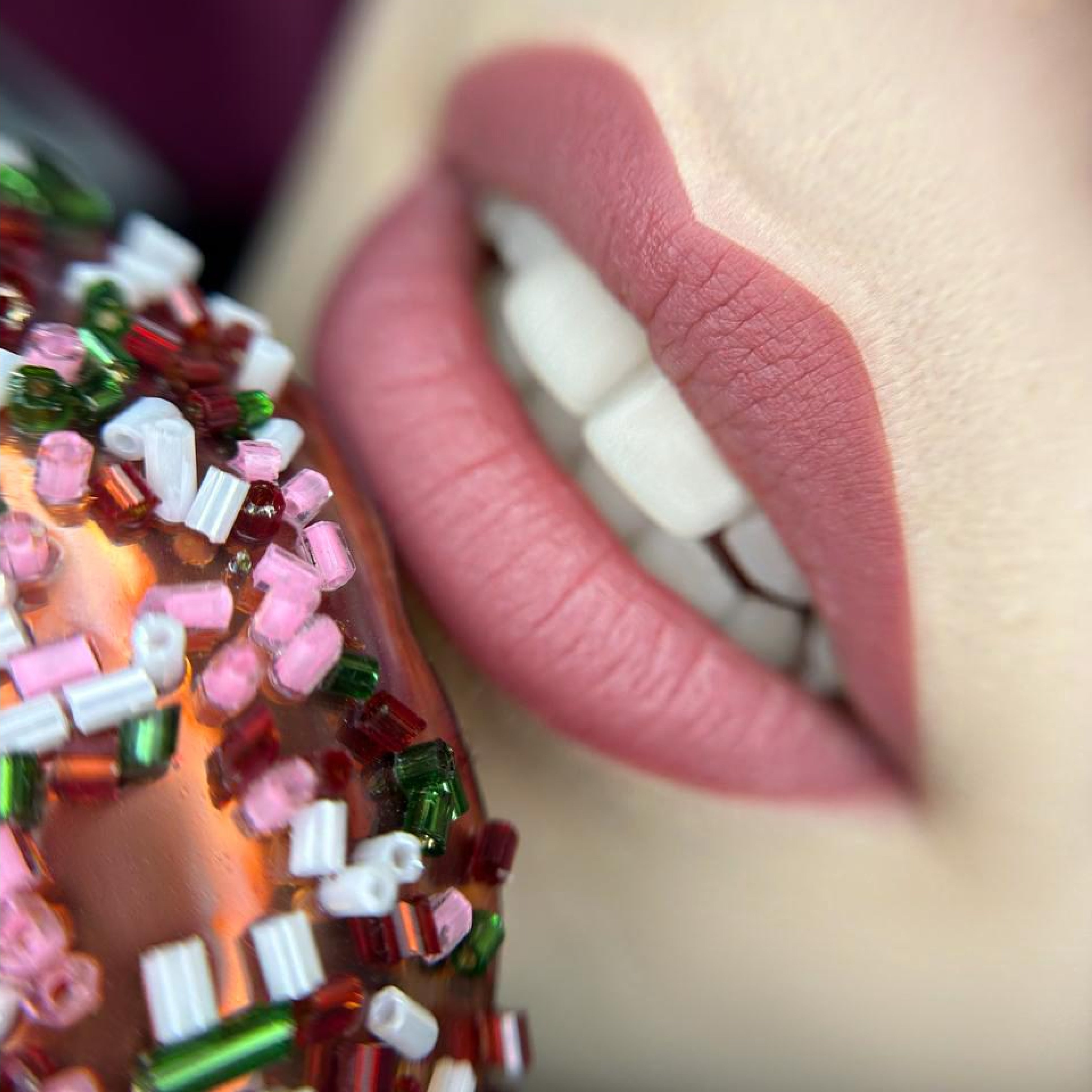 DELUXE HYBRID Pigment Lips - Real Love